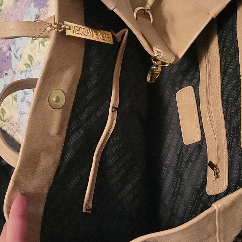 Purse - Picture 2 of 3